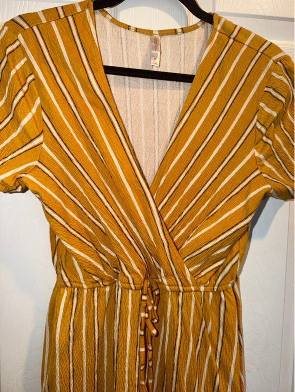 Xhilaration Mustard Yellow Striped – Size Medium